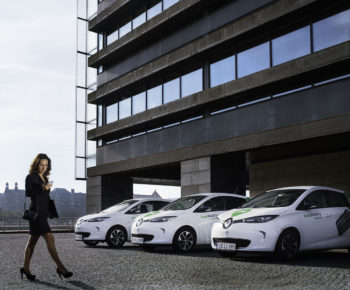 GreenMobility_B2B_Puljebiler Press material of Business woman is using GreenMobility