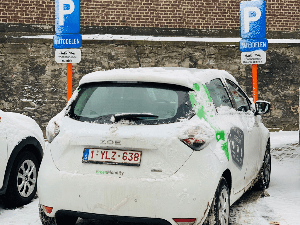A Green car at our Hotspot on Sint-Jozef
