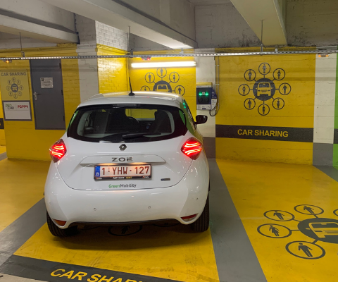 Een Green geparkeerd op Hotspot 2 portes